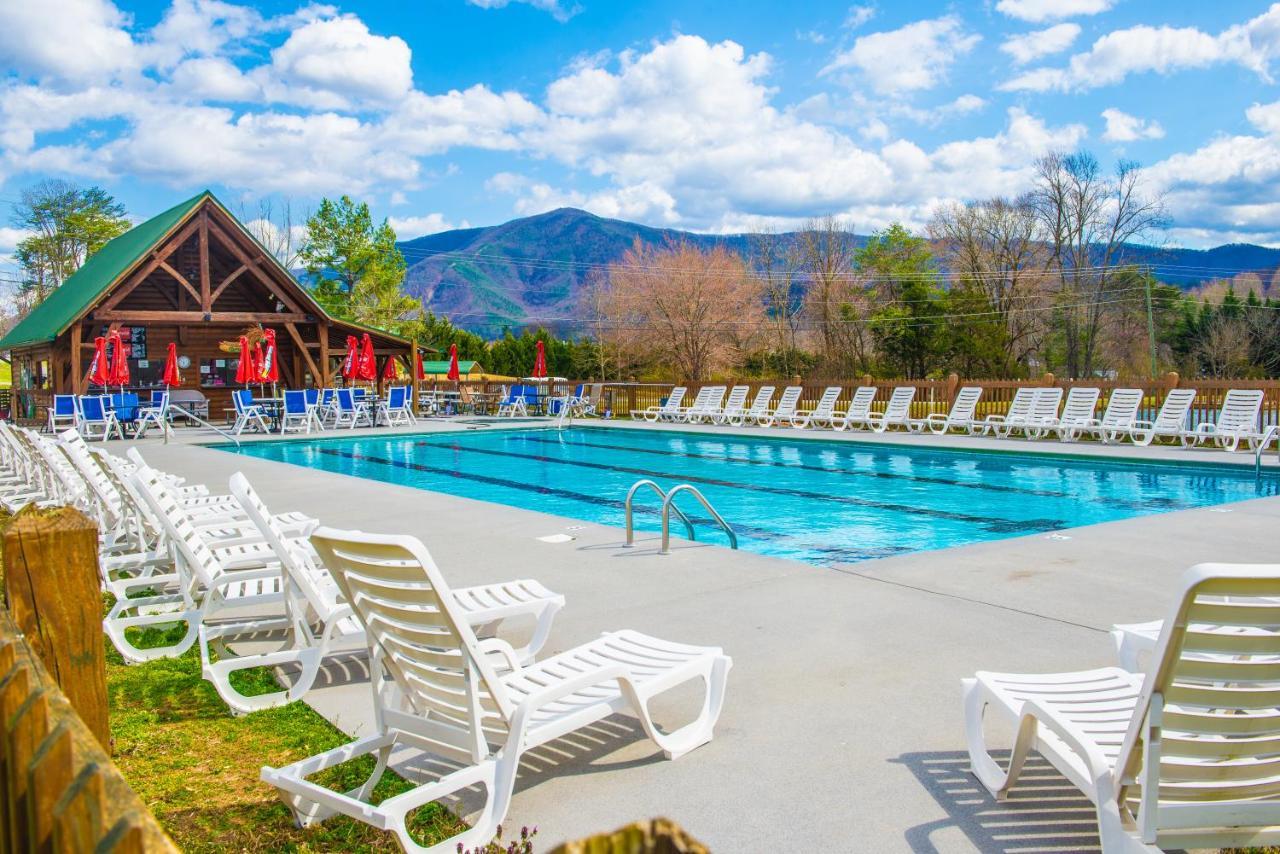 Tanasi Lodge - Reunions, Retreats, Weddings, Family Getaways Sevierville Exterior photo